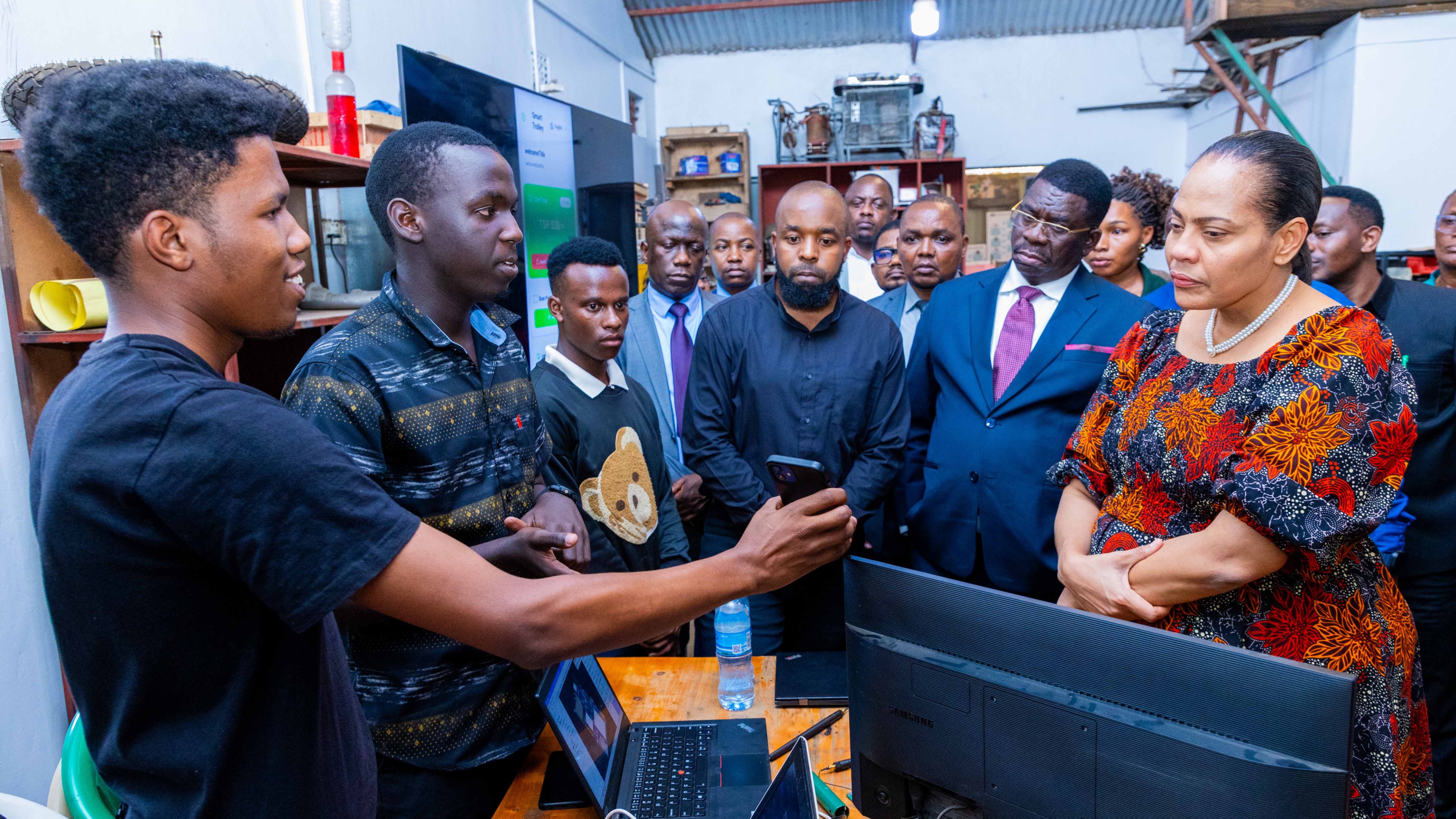 Wizara ya Mawasiliano na Teknolojia ya Habari