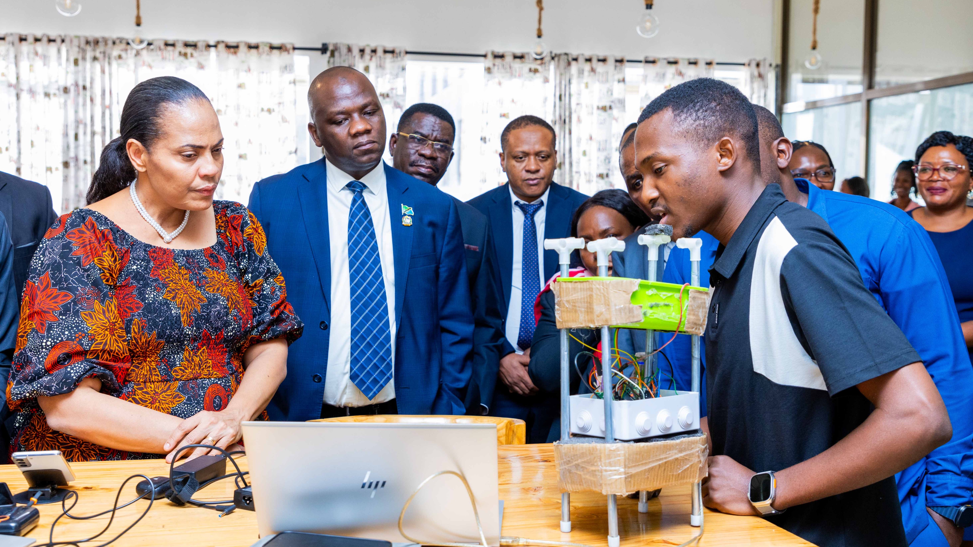 Wizara ya Mawasiliano na Teknolojia ya Habari