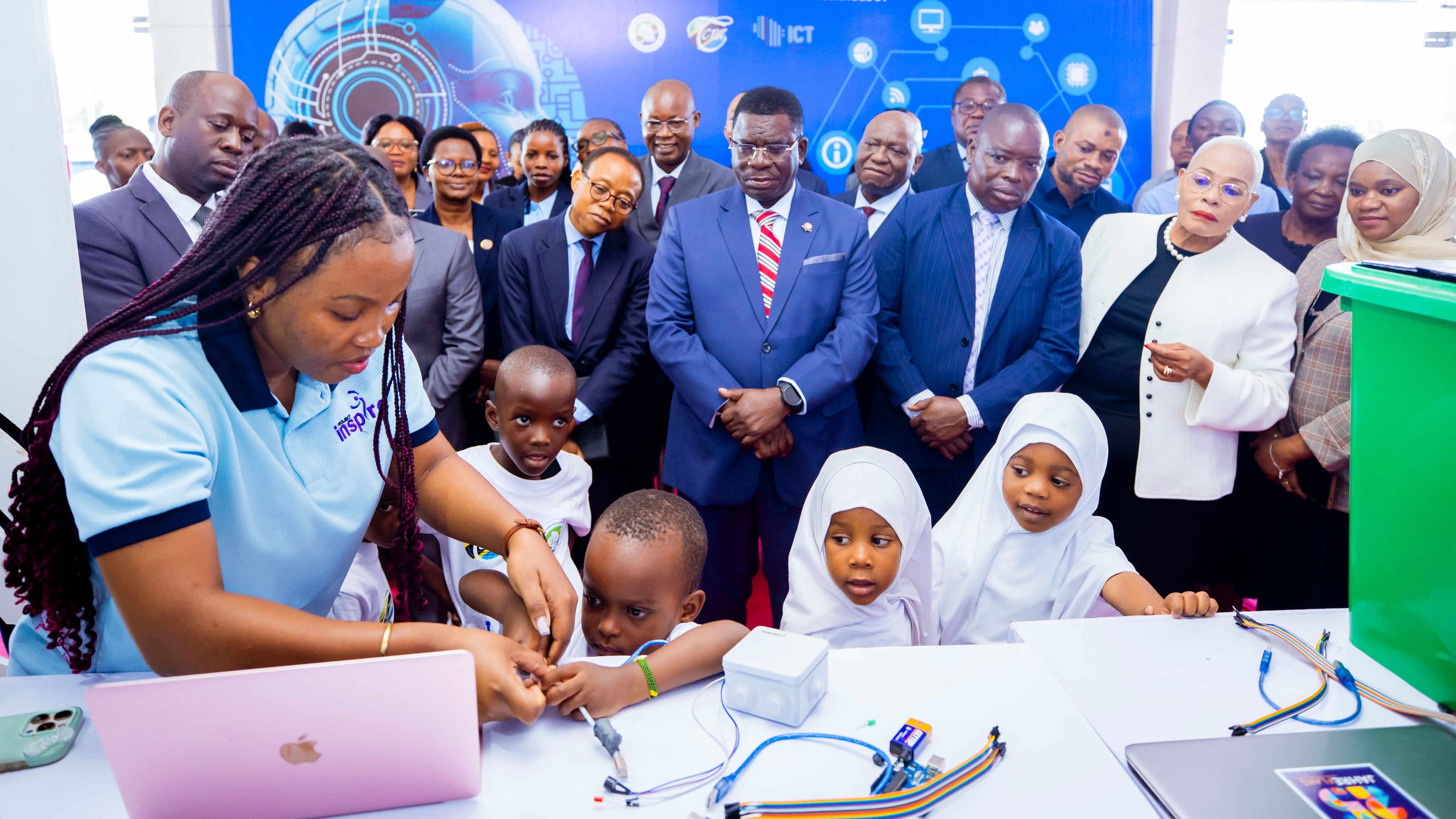 Wizara ya Mawasiliano na Teknolojia ya Habari